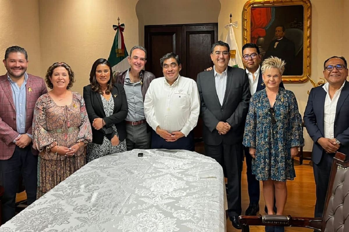 Barbosa se reúne con el grupo legislativo del PRI en el Congreso de Puebla 4 barbosa y grupo legislativo del PRI 1