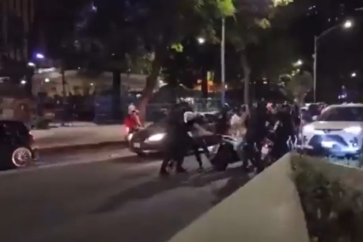 VIDEOS: Motociclistas cierran Paseo de la Reforma; policías de la CDMX detienen a varios 2 conductor 1