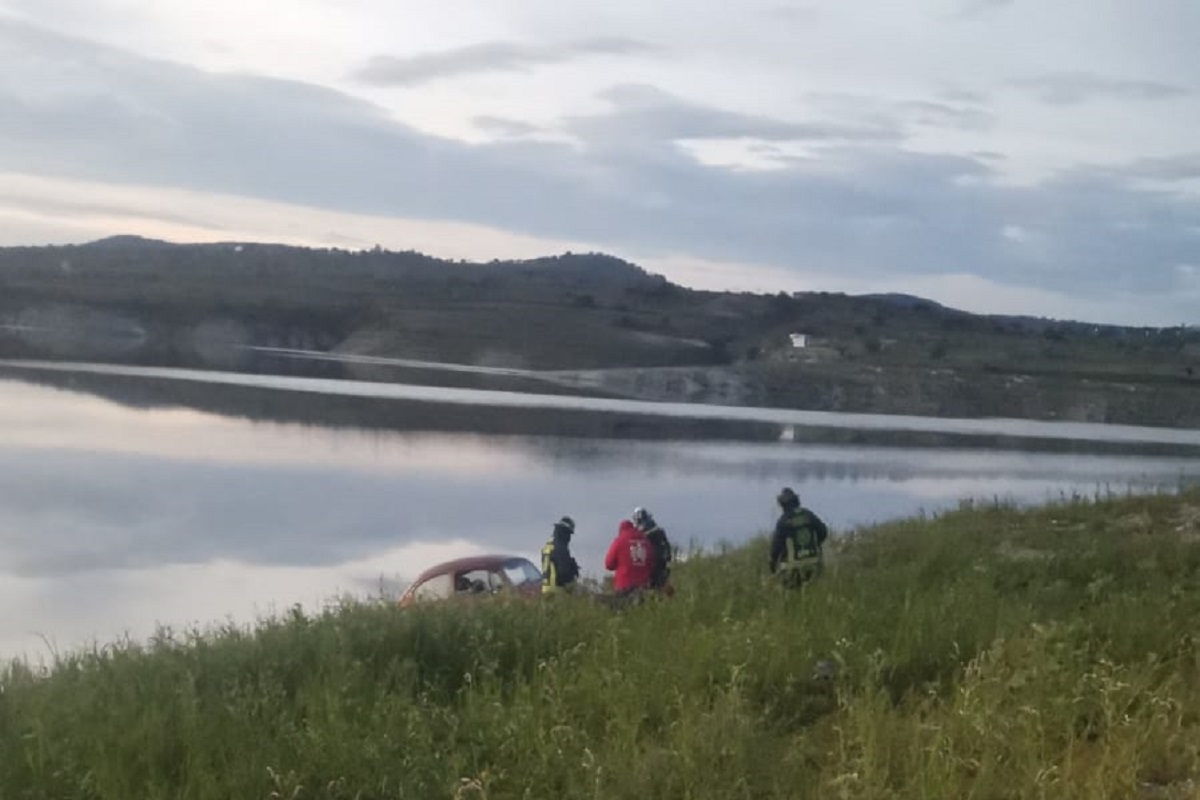 Conductor En Presunto Estado De Ebriedad Cae A La Laguna De Valsequillo