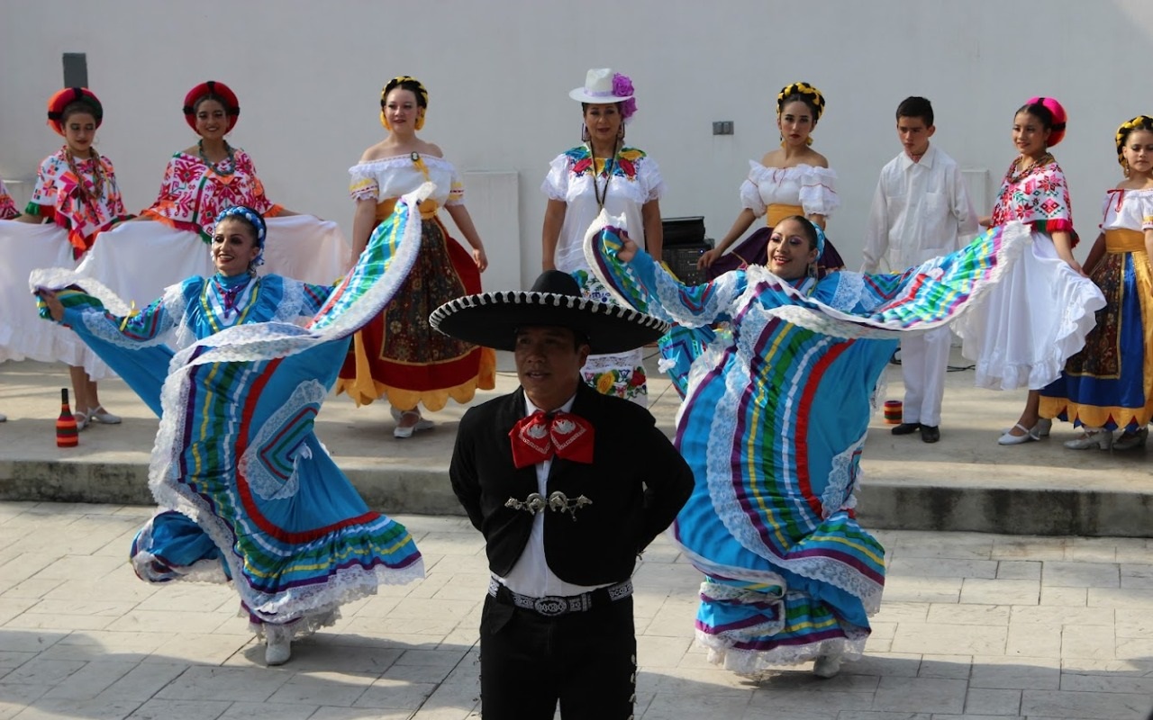 Ayuntamiento de Puebla llena de colores patrios el parque biblioteca 2 de chill