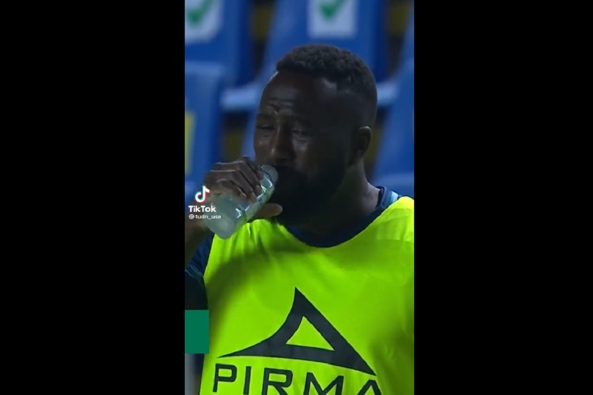 VIDEO: Esta fue la reacción de Jozy Altidore al probar Electrolit de coco 2 electrolit de coco