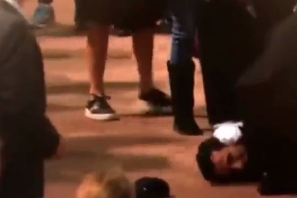 VIDEO: Hombre se lanza sobre el ataúd de la reina Isabel II; ya está detenido 4 hombre ataud isabel 1