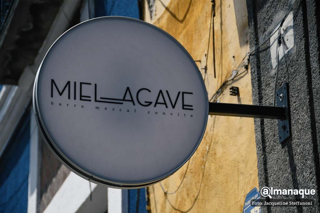 mezcaleria miel de agave puebla 13