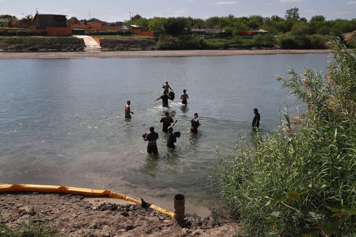Tragedia en el río Bravo: Mueren ocho migrantes tratando de cruzar y 37 son rescatados 5 migrantes rio Bravo. 1