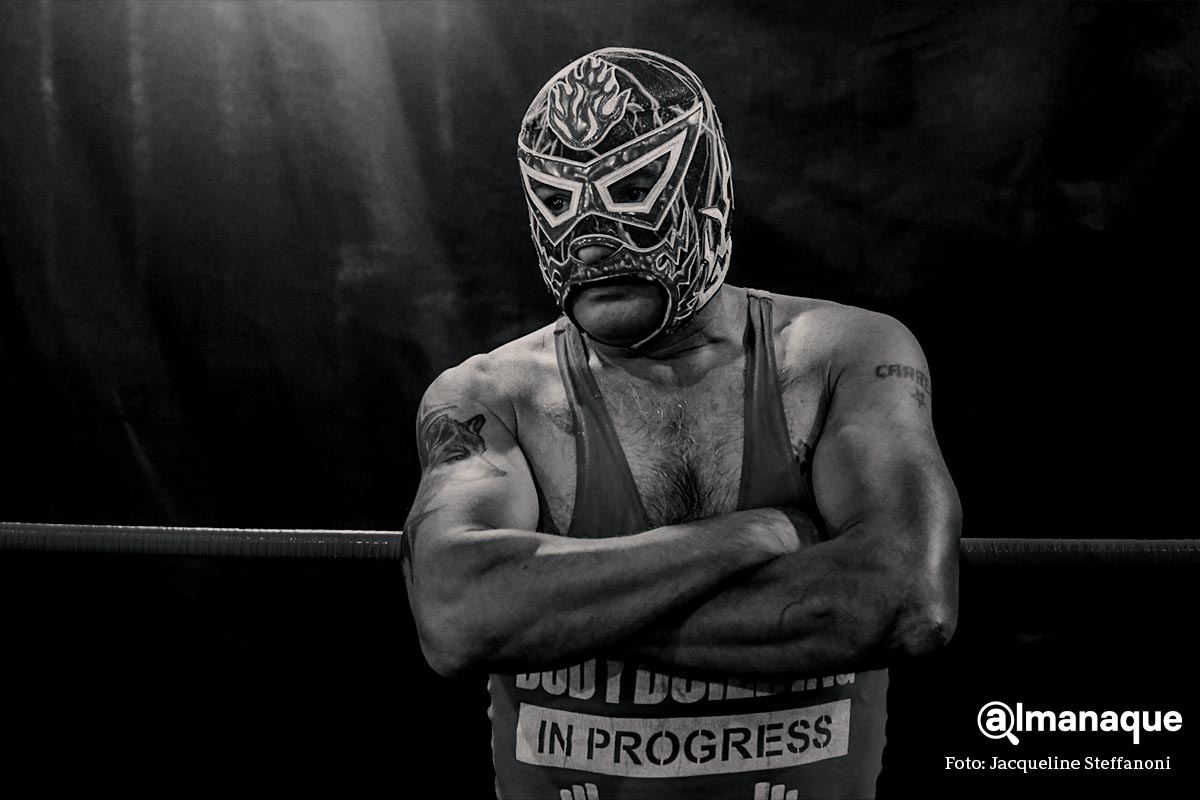 pegasso policia municipal luchador 11
