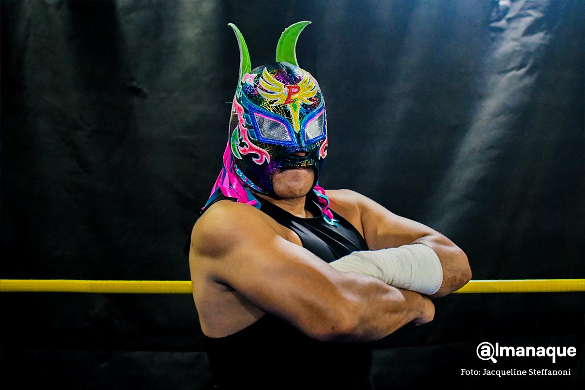 pegasso policia municipal luchador 9