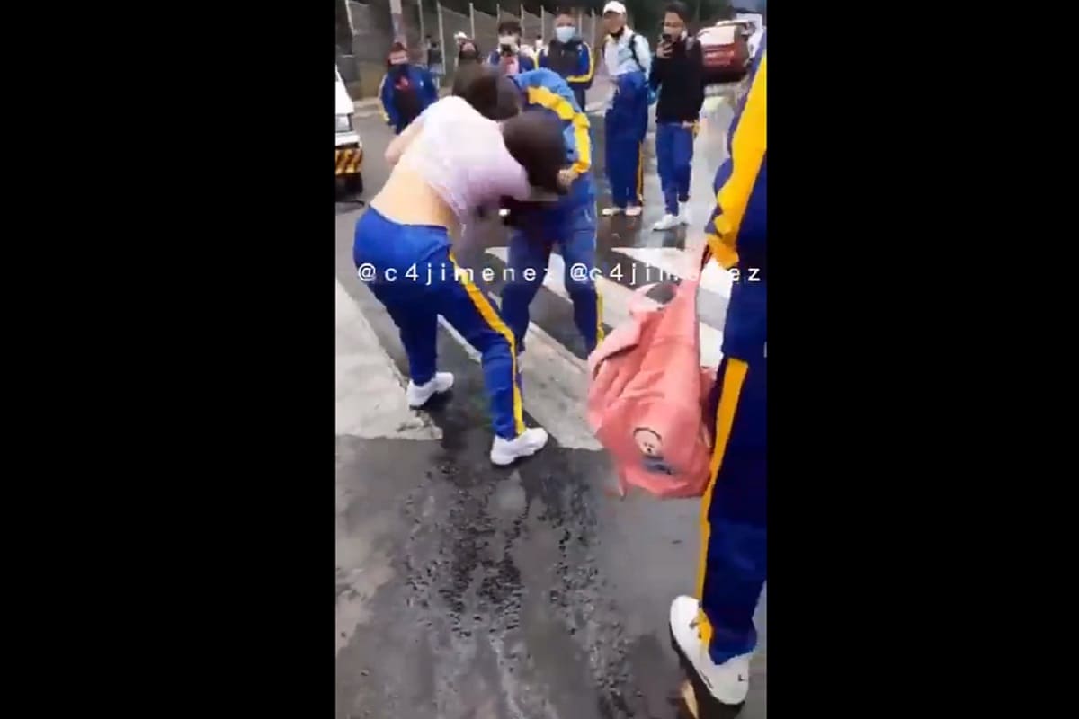 ¡Se dieron con todo! Alumnas de secundaria se desgreñan en CDMX 4 pelea secundaria 262 1