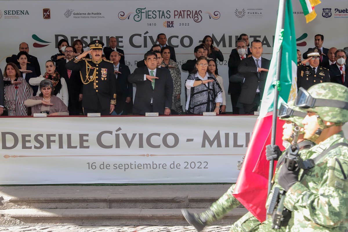 Herencia de héroes nacionales perdura en Puebla, conmemora gobierno estatal CCXII Aniversario del Inicio de la Independencia 2 puebla desfile 1