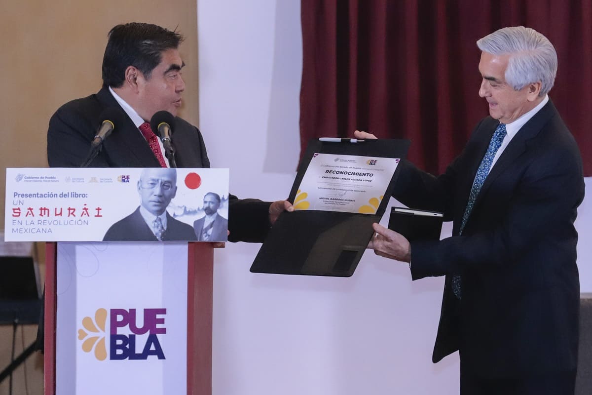 Barbosa en presentacion de libro 1