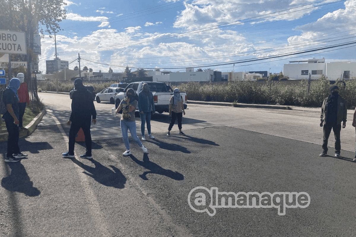  normalistas de Teteles