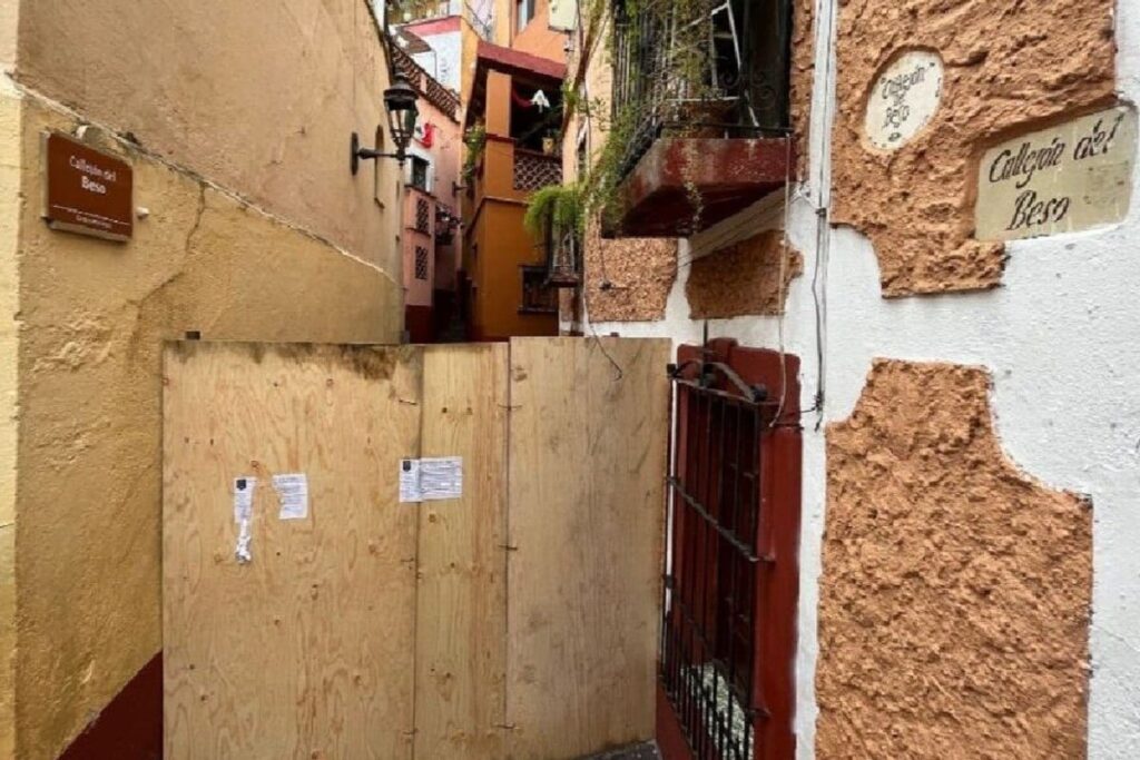 Clausuran el Callejon del Beso