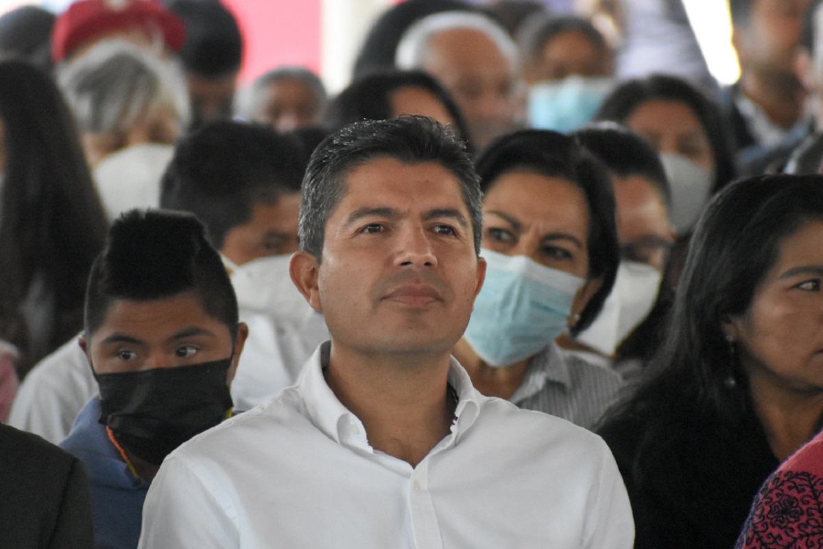 Lalo Rivera agradece al Congreso aprobación de concesiones: "traerán beneficios a los poblanos" 2 Lalo Rivera 16