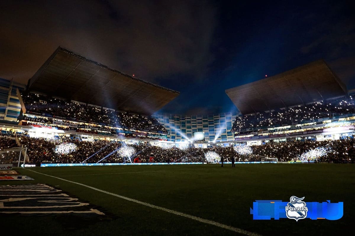 VIDEO: Puebla sorprende con show de luces durante el medio tiempo del partido contra el América 4 Puebla