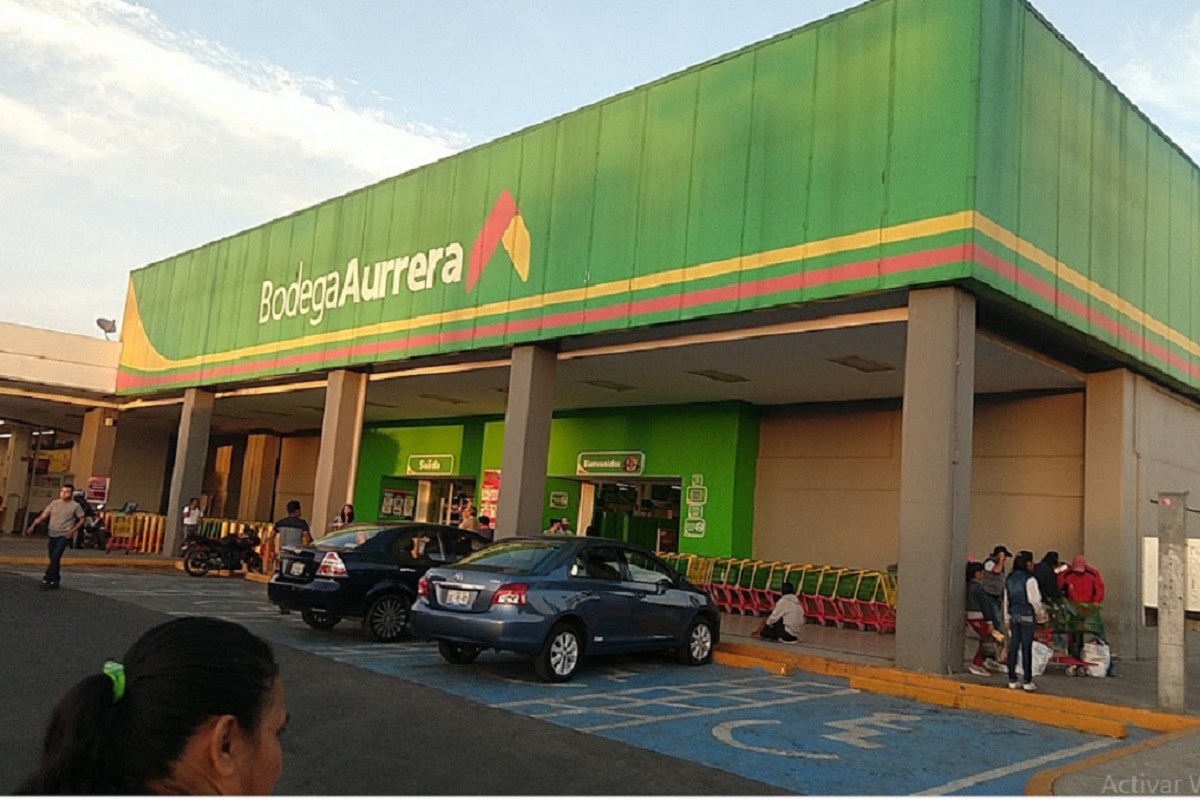 Comando armado roba celulares de Bodega Aurrera CAPU 2 bodega aurrera capu
