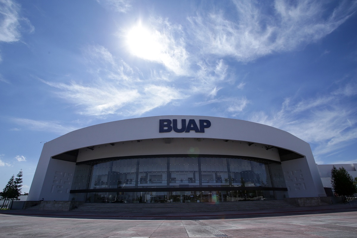 Estudiantes de la BUAP se manifiestan pacíficamente para que les permitan vender sus productos 2 buap 4