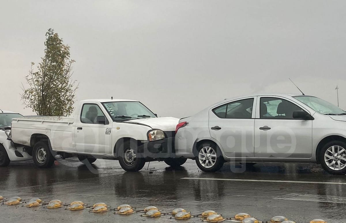 VIDEO: 11 autos chocan en el Periférico de Puebla ante intensa lluvia 4 carambola periferico Puebla