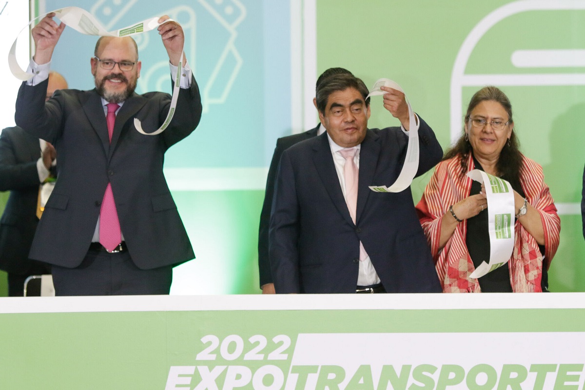 Pide Barbosa apoyo a la banca de desarrollo para modernizar el transporte de Puebla 2 expo transporte 2