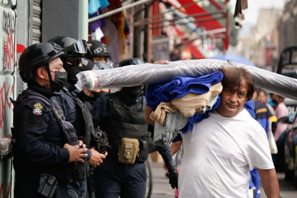 policia y ambulantes 1