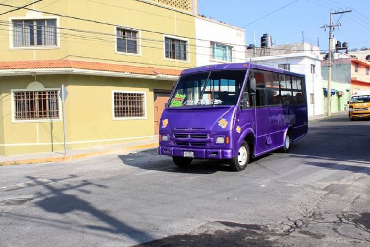 En colonia Santa María asaltan a pasajeros y chofer de la ruta de 'los morados' 4 Asaltan a pasajeros y chofer de la ruta de los morados en la colonia Santa Maria 1