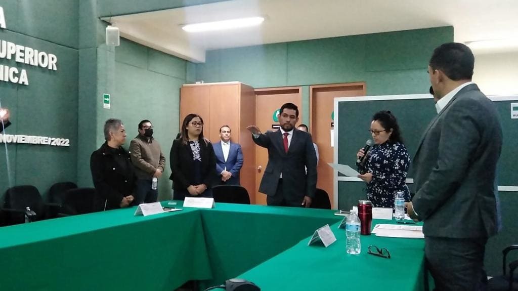 Edson Cortes toma protesta conalep puebla 1