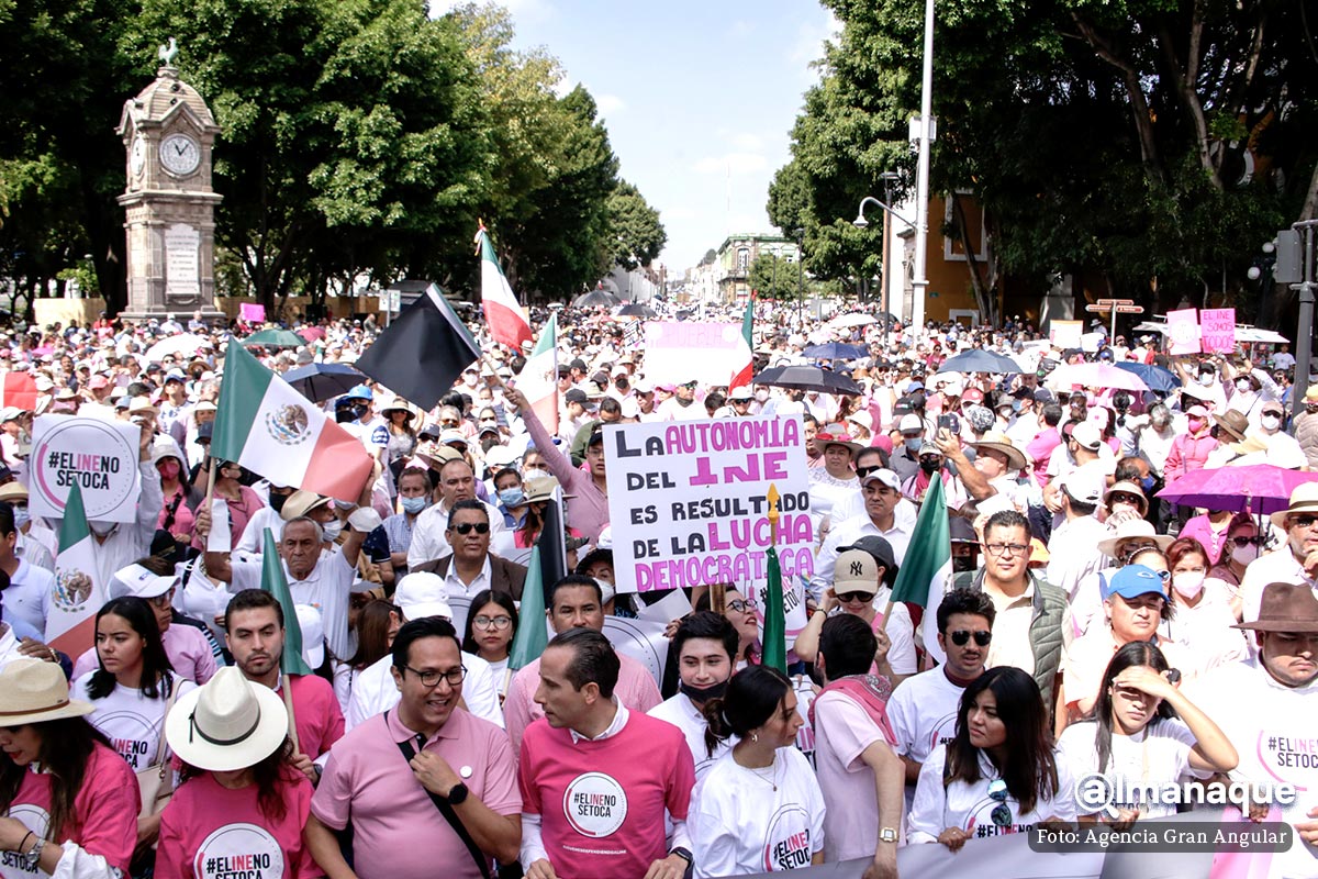 Acusa PRI al PAN de robar protagonismo en marcha de defensa del INE en Puebla 2 Marcha INE Puebla 7