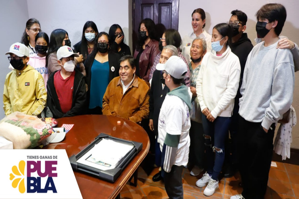 Hijos de migrantes que radican en Estados Unidos visitan Puebla para convivir con sus familiares 3 Miguel Barbosa migrantes