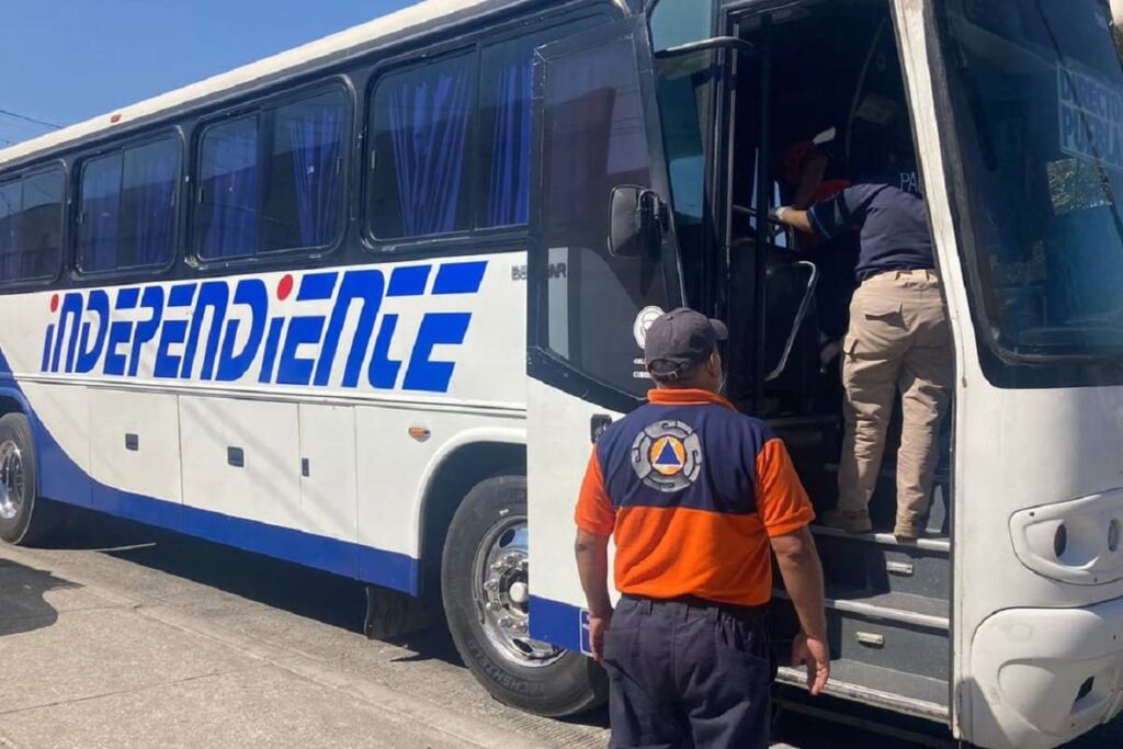 Mujer muere a bordo de un autobus de la linea Independientes 1