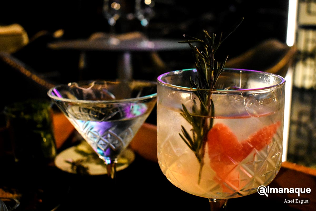 Hook Black en la terraza del Hotel Royalty