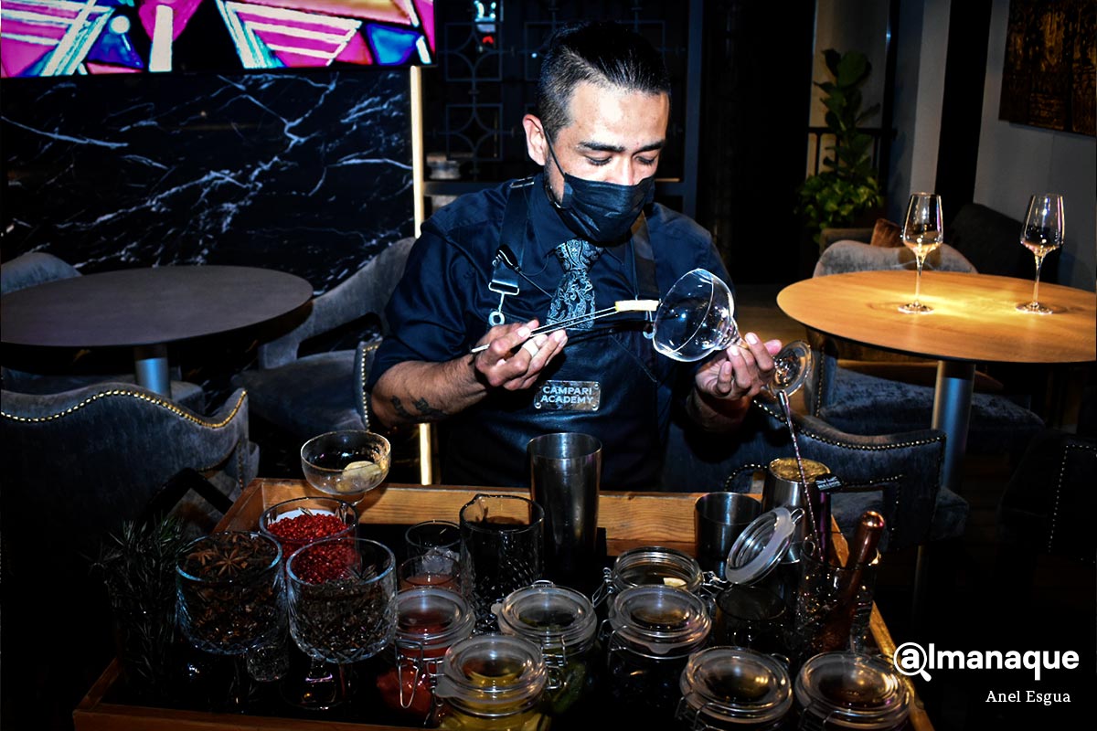 Terraza Royalty Hook Black Puebla 2