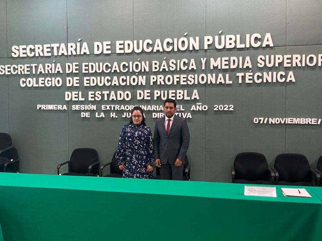 Toma protesta Edson Cortes director del Conalep Puebla