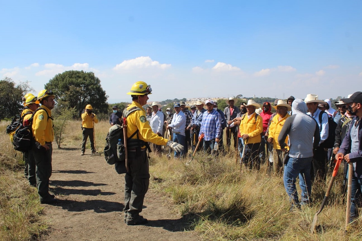 Ayuntamiento de Puebla equipa y capacita a ejidatarios para el combate de incendios forestales 2 WhatsApp Image 2022 11 28 at 10.25.40 AM