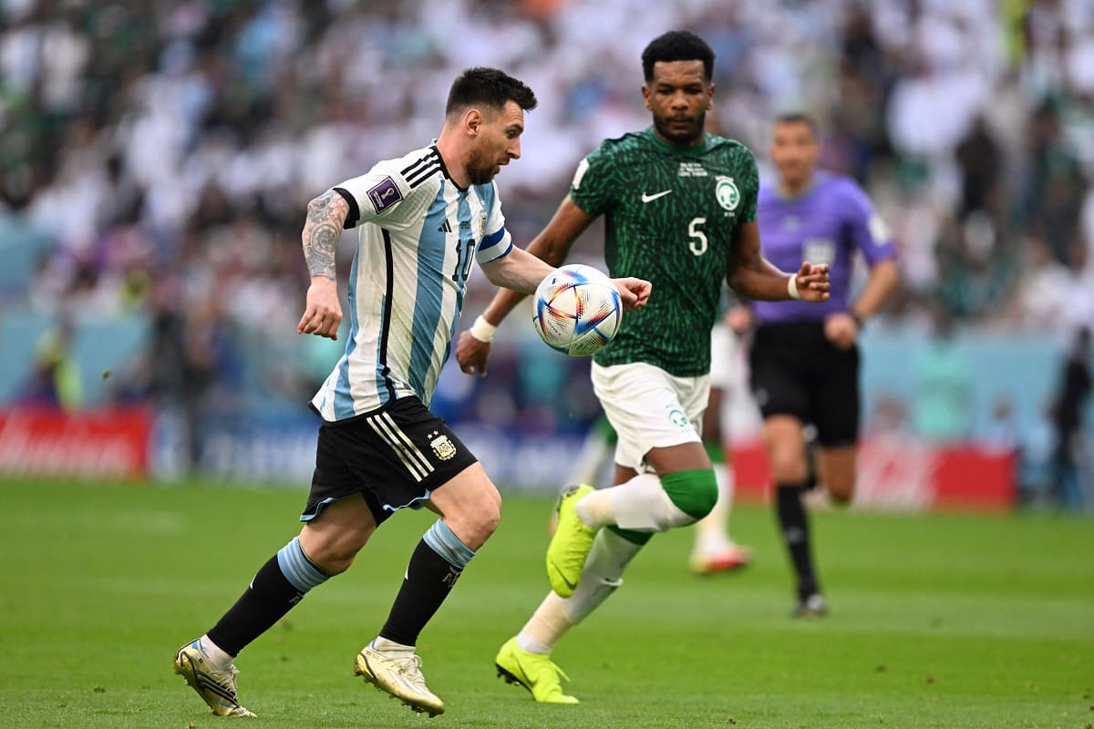 Sorpresa: Arabia termina con el invicto de 36 partidos de la Argentina de Messi (GOLES) 2 argentina arabia saudita
