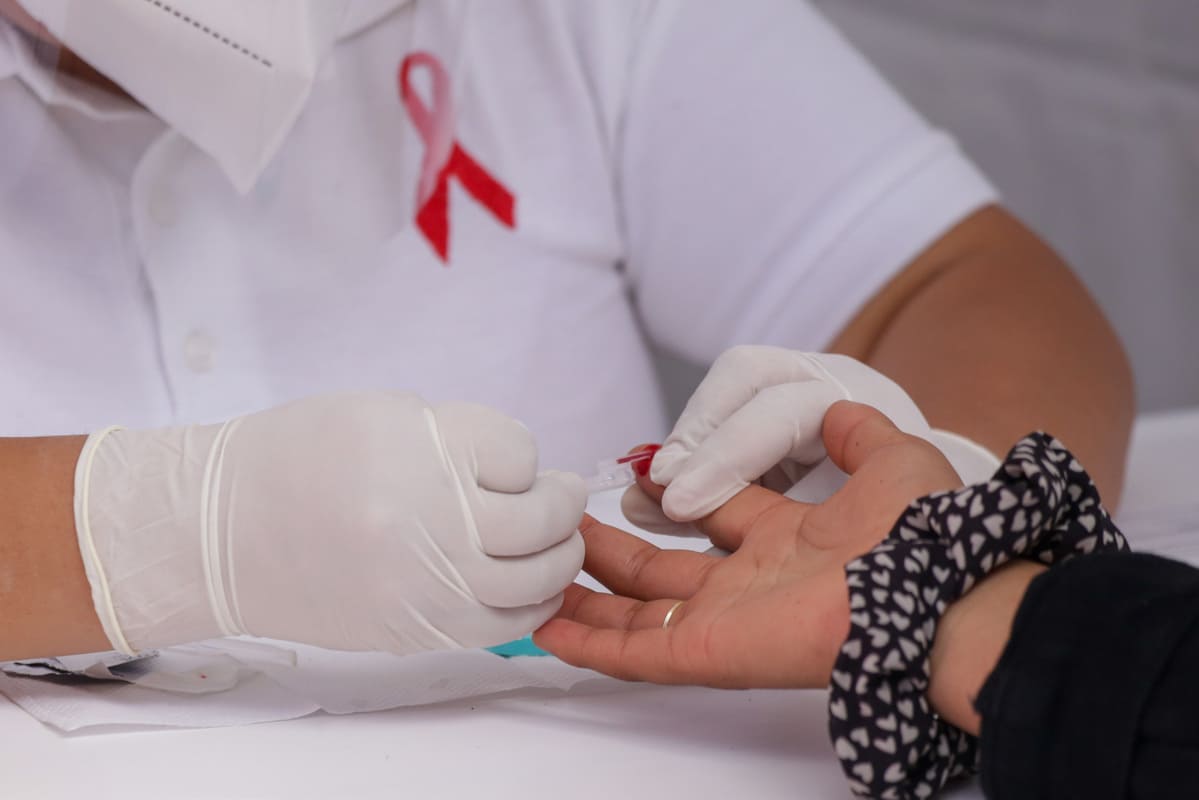 Secretaría de Salud atiende a 4 mil 667 personas que viven con VIH en Puebla 2 atencion salud personas con vih puebla 1 1