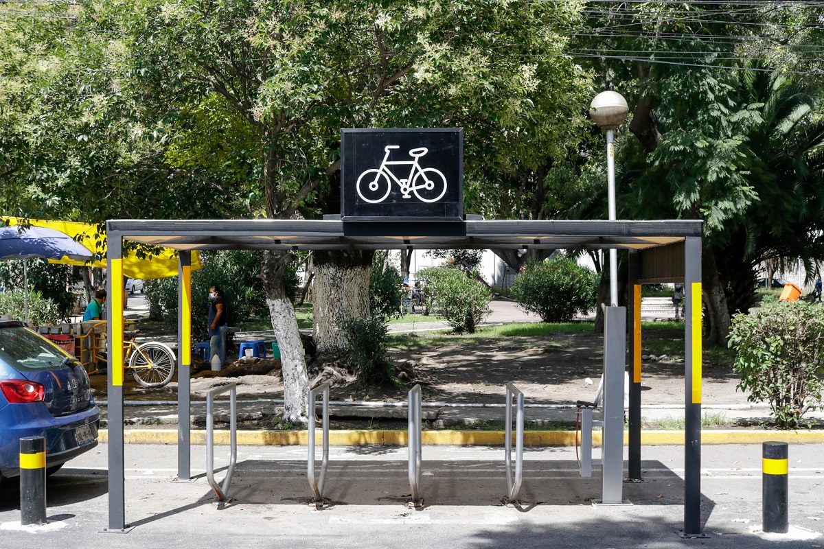 Retirarán bolardos del sistema de bicicletas públicas de la ciudad de Puebla 2 bolardos biciestacionamientos
