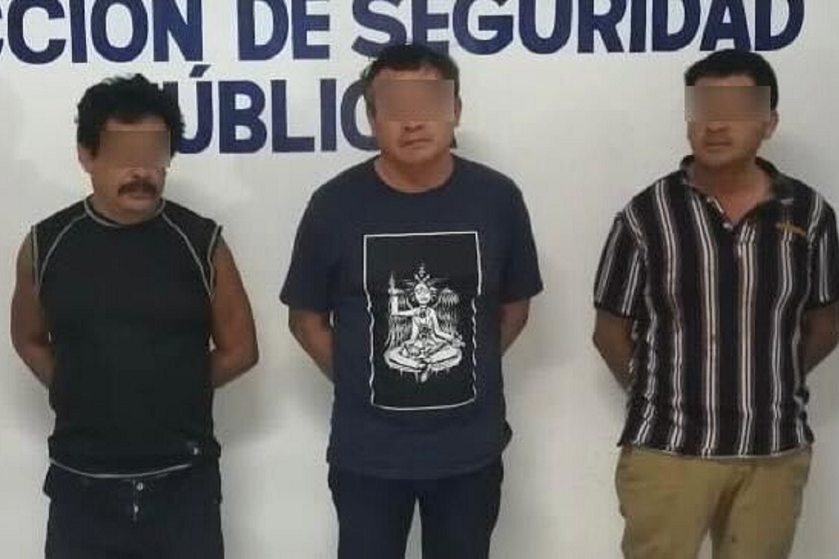 Policías Estatal y municipal detienen a tres presuntos narcomenudistas en Tehuacán 2 boless
