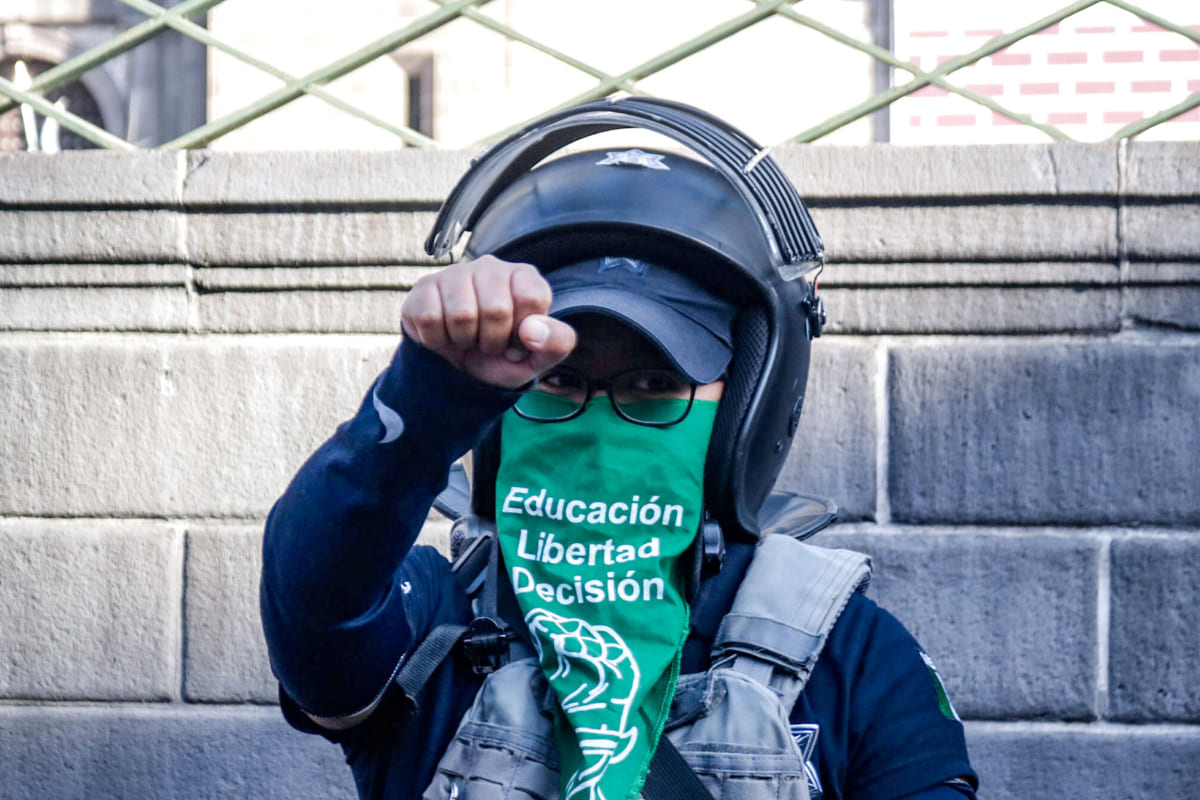 policia apoya aborto puebla 2