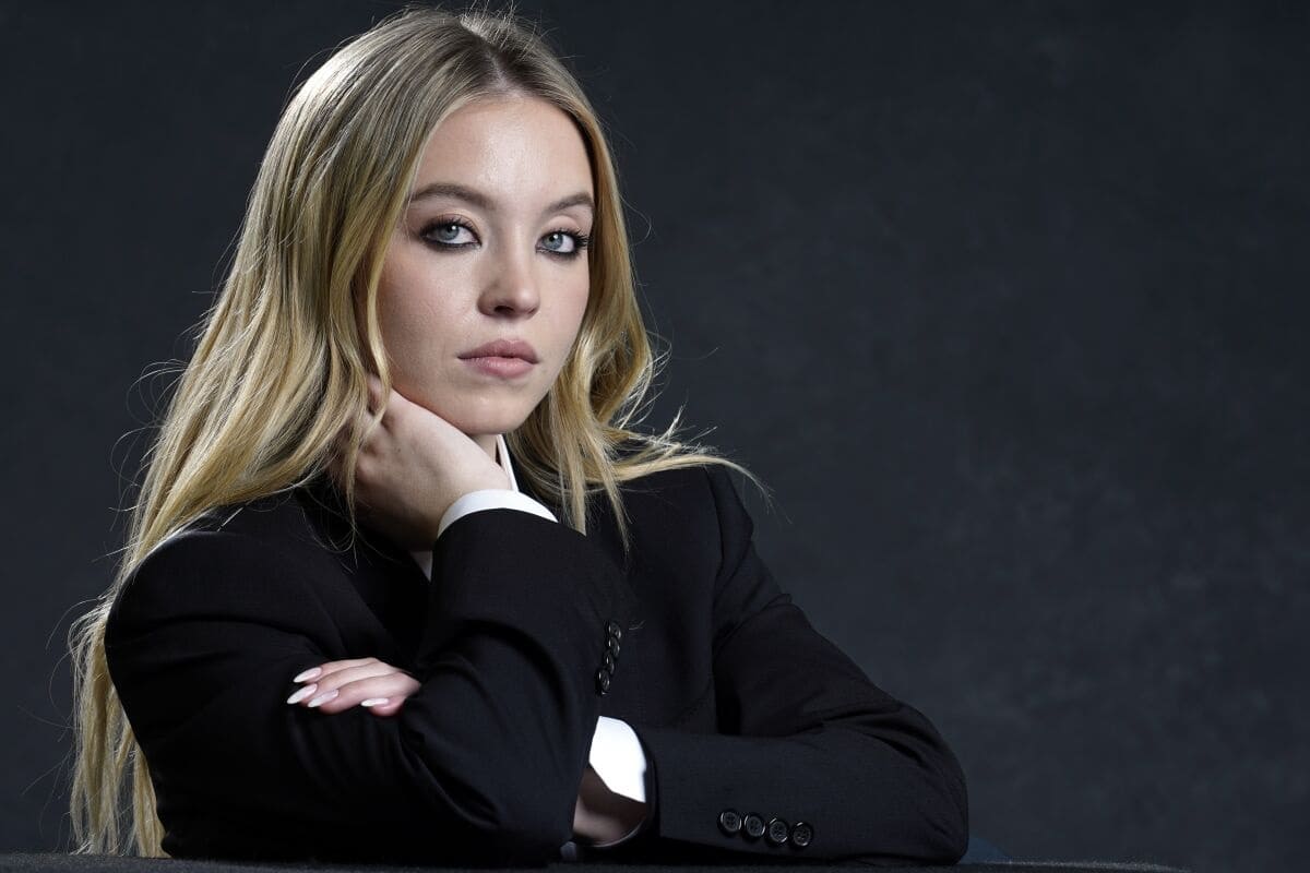 'Completamente asqueroso e injusto': Sydney Sweeney habla sobre el acoso que recibió su familia en redes sociales 4 sydney sweeney 1