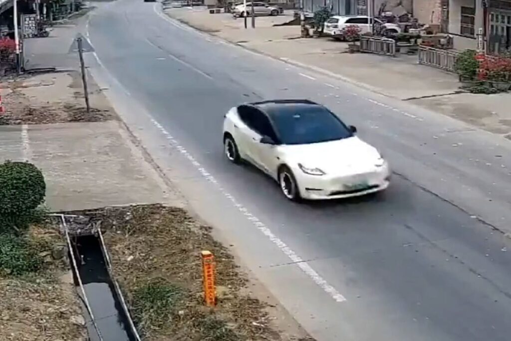 tesla fuera de control 1