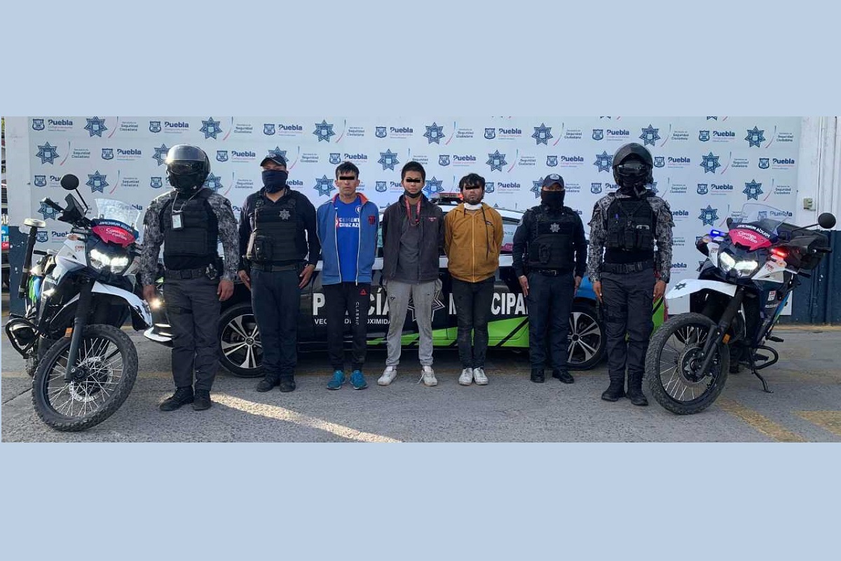 Detiene Policía Municipal de Puebla a tres hombres por robo de vehículo 6 IMG 20221227 WA0018