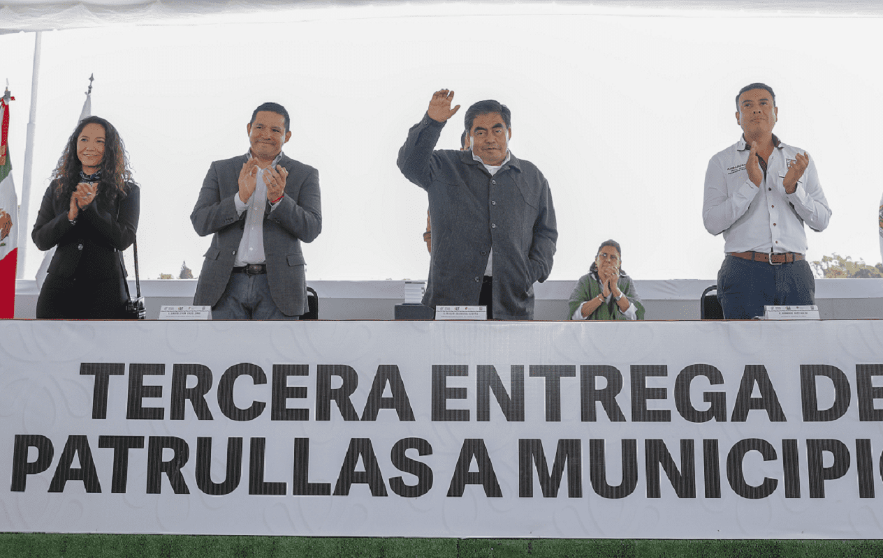 En su último acto, Barbosa presentó una complicación de salud: “me duele el brazo, pero aquí estoy” (VIDEO) 2 MIGUEL BARBOSA ULTIMO EVENTO