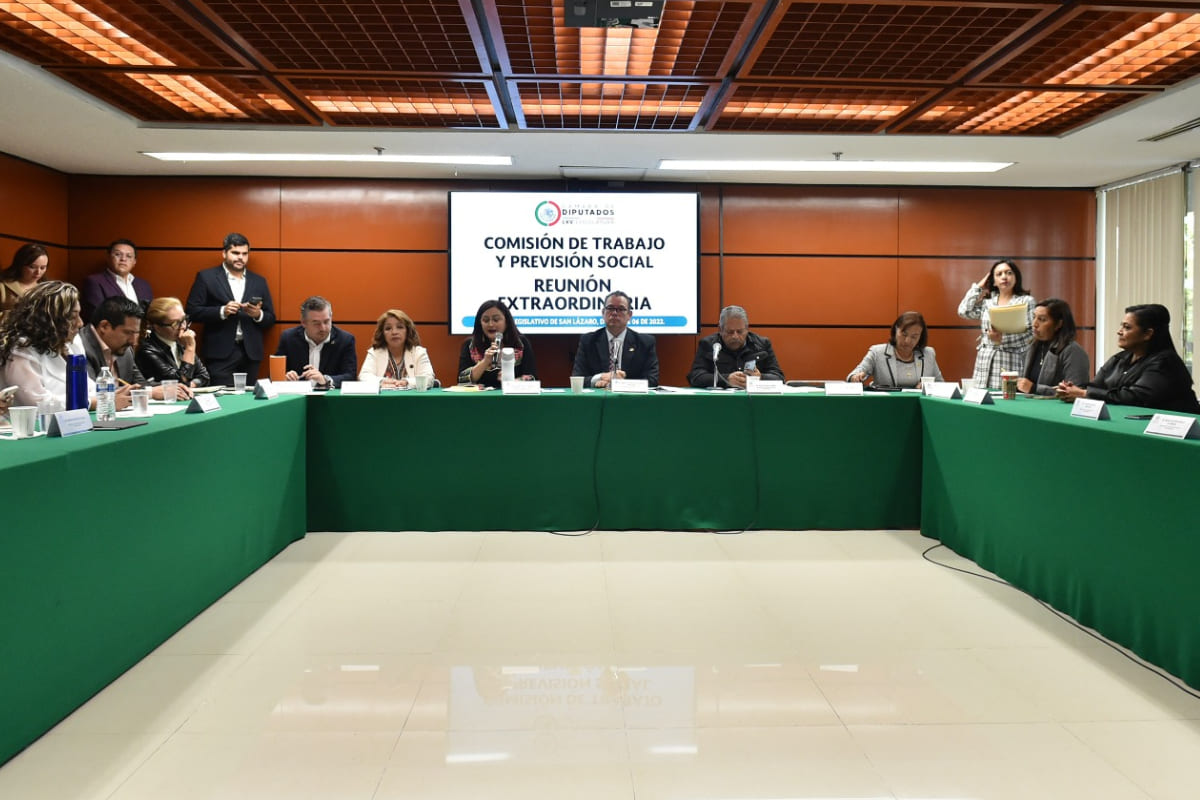 Vacaciones dignas: modifican minuta, proponen dos periodos de 6 días 2 aprueban vacaciones dignas 1