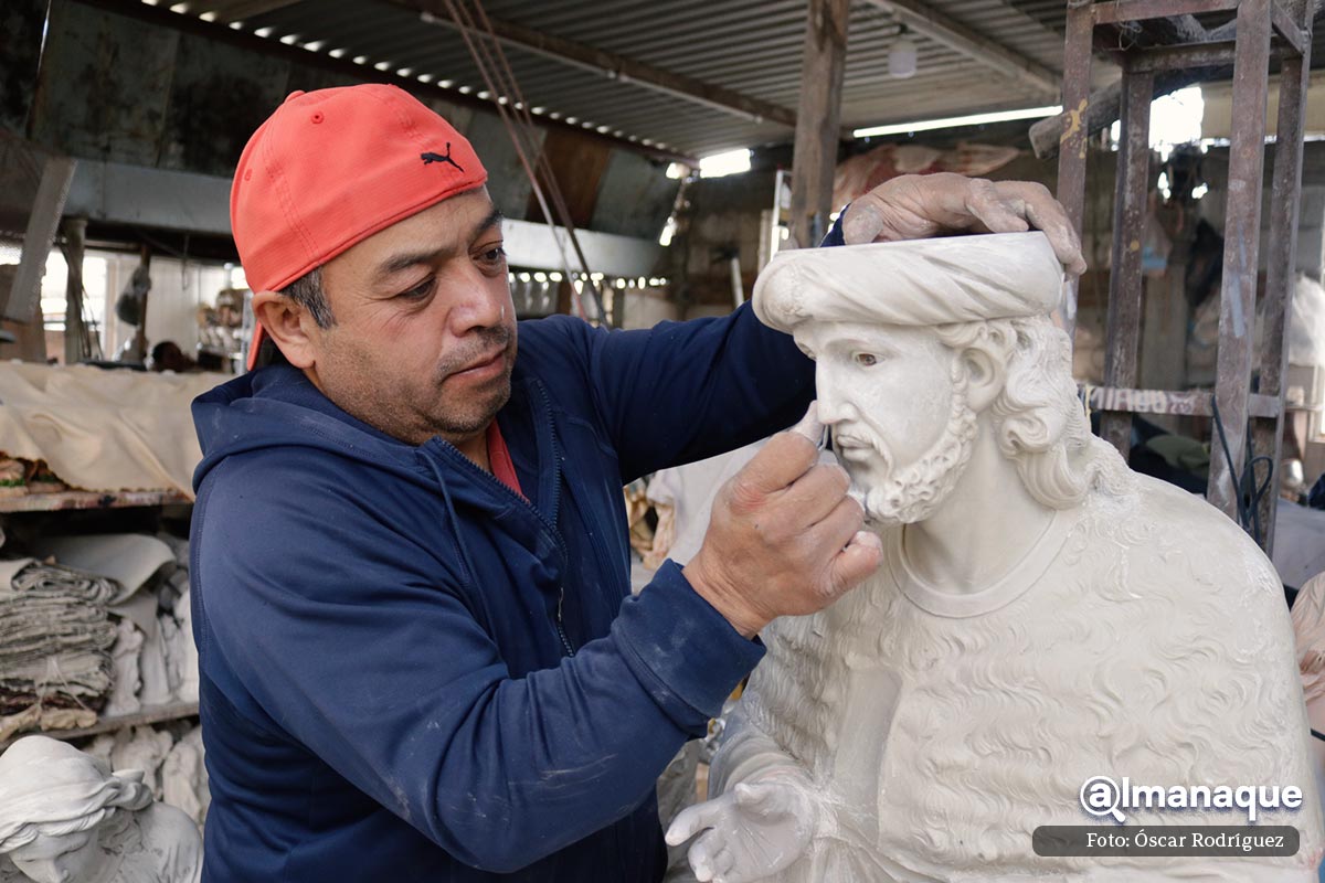 La familia Ramírez: los artesanos de Amozoc que fabrican figuras religiosas 14 artesanos de amozoc figuras religiosas 18
