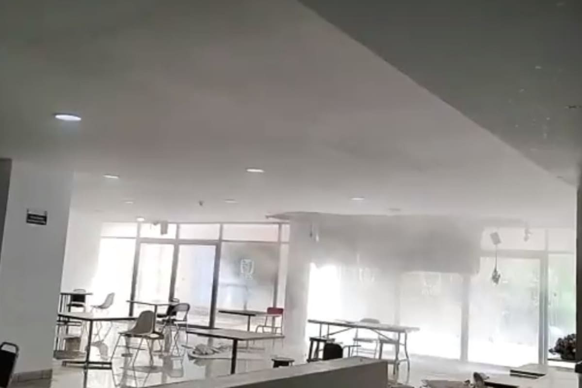 VIDEO: Revienta tubería de agua caliente en el IMSS La Margarita 2 imss la margarita 1