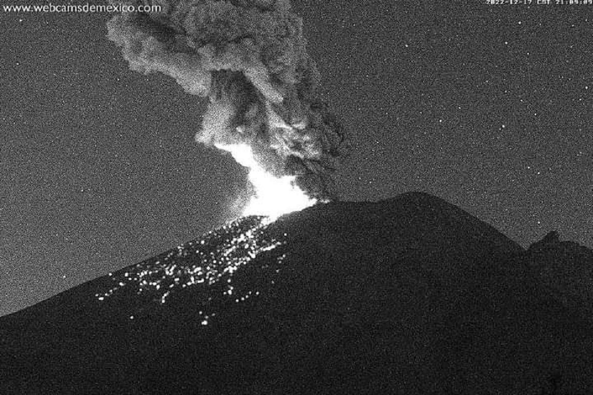 Expulsa Popocatépetl material incandescente y ceniza, sin repercusiones: SEGOB 2 popocatepetl