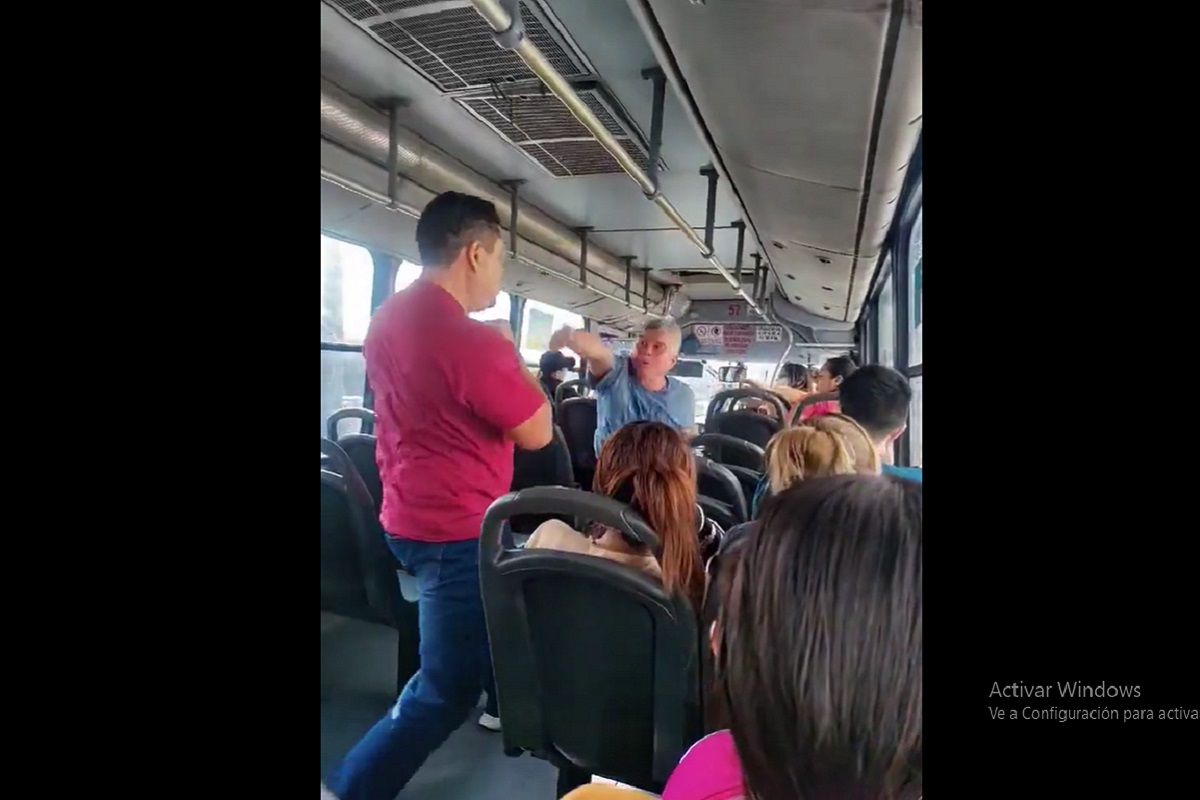 "Bájense": Pasajeros pelean a golpes en el camión en San Isidro 2 san isidro