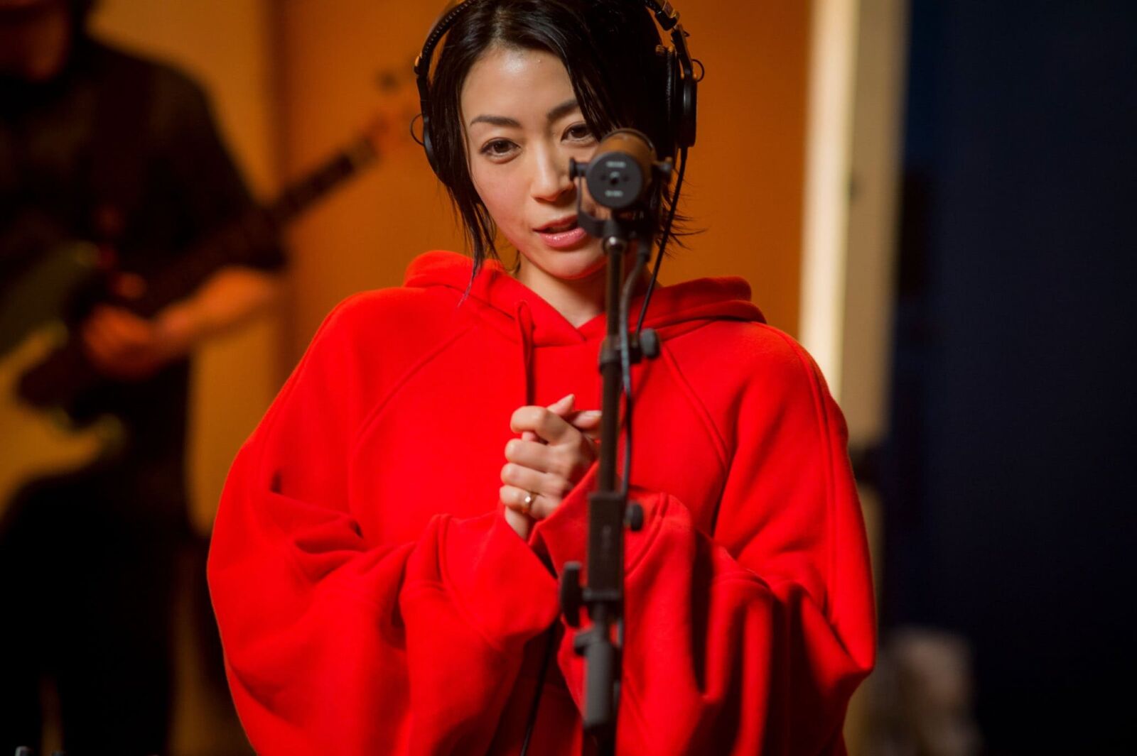 Cantante japonesa de Evangelion hace cover de Bad Bunny 3 Cover de Bad Bunny