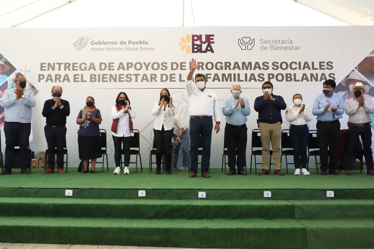 Cuenta Puebla con una clase política cercana, honrada y vocación de servicio: Céspedes Peregrina 2 Gobernador Sergio Céspedes Peregrina