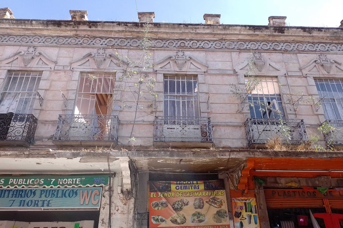 Albañiles causaron derrumbe en casona de la 7 norte