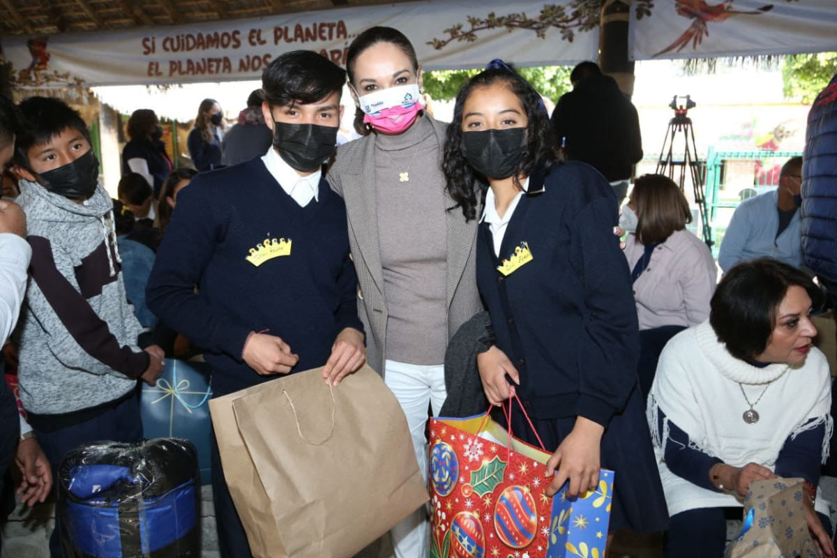 Ayuntamiento de Puebla apadrina niños y niñas por Día de Reyes