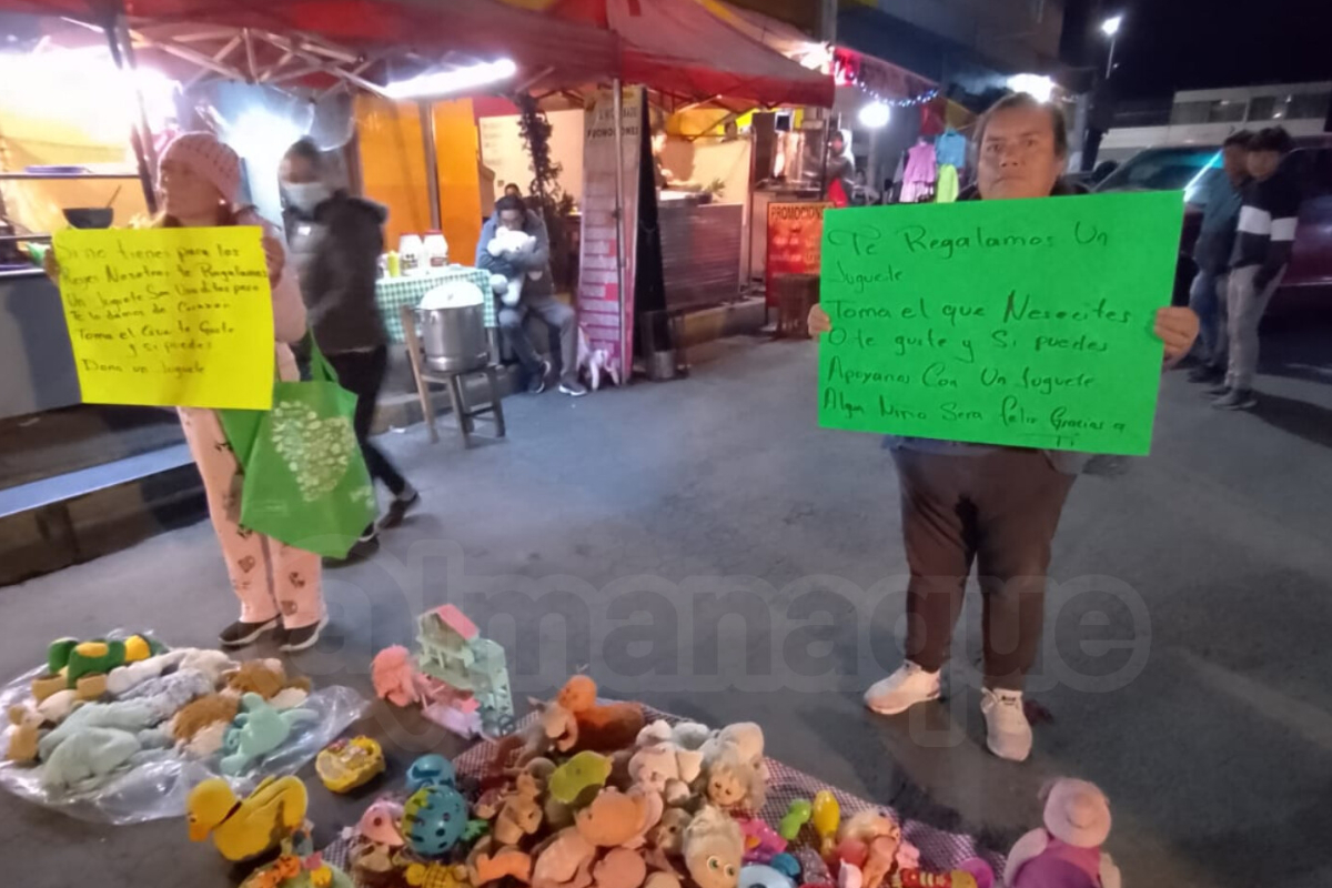 ¡Noble gesto! Familias de Amozoc reciben a donación y regalan juguetes para ayudar a Reyes Magos 3 regalan juguetes para reyes magos en amozoc